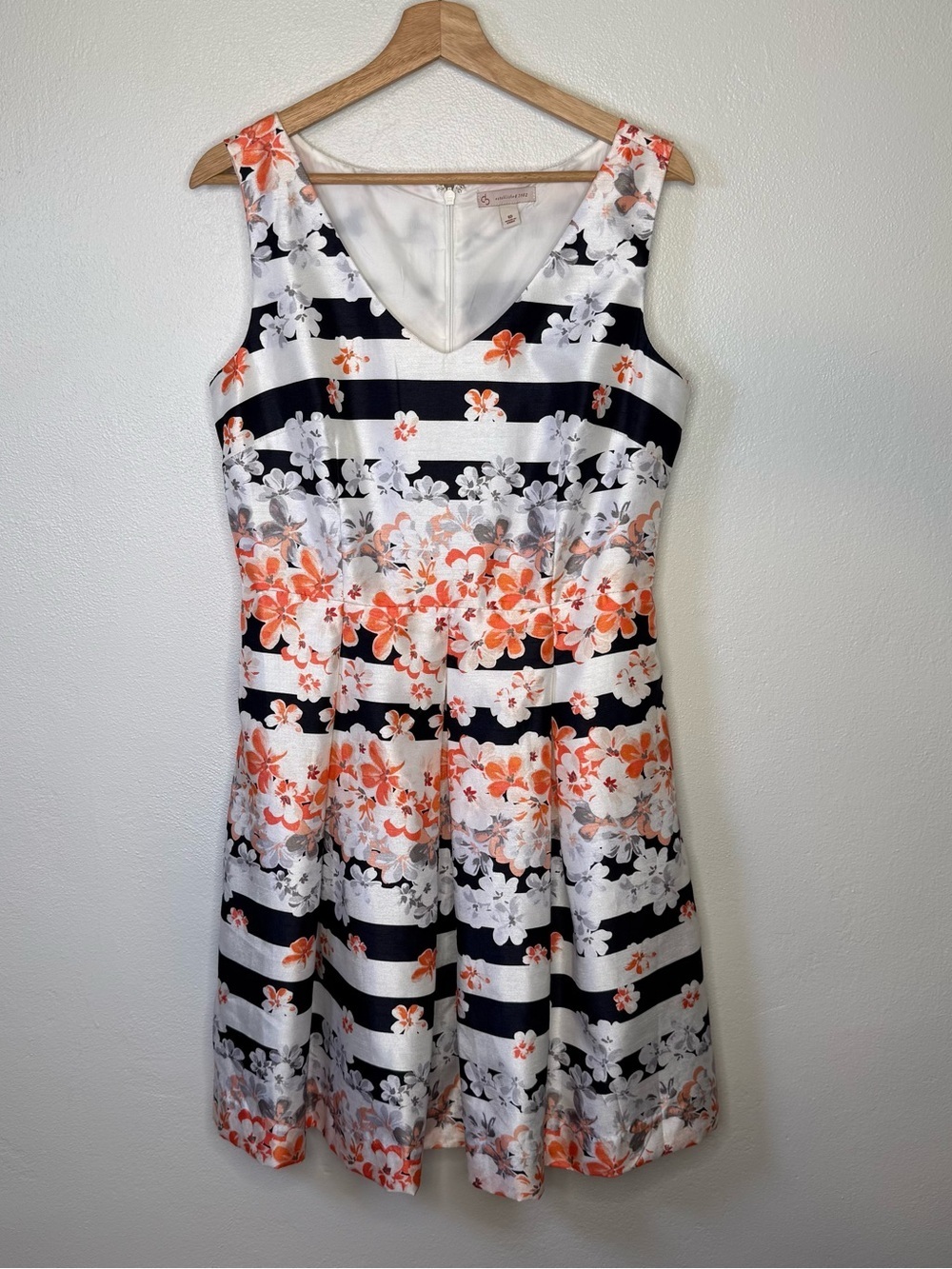 Dress Barn Woman Floral Pleated Fit and Flare Garden Knee Length Dress Size 10